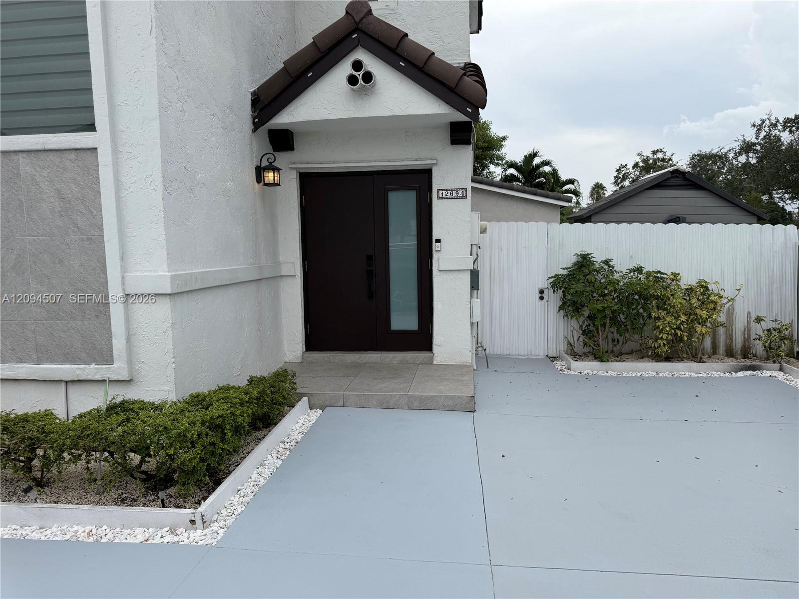 12694 NW 8th Trl, Miami FL 33182 photo 4