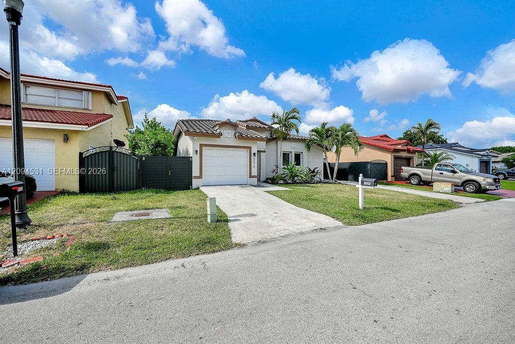 8574 SW 211th Ter, Cutler Bay FL 33189 photo 3