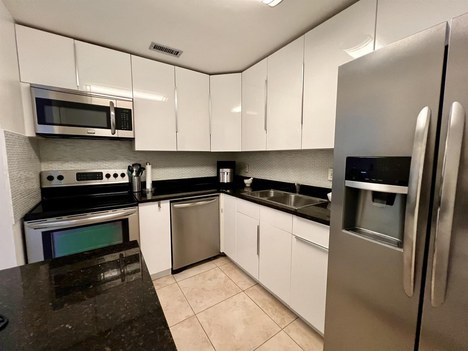 6421 BAY CLUB Drive # 3, Fort Lauderdale FL 33308 photo 4