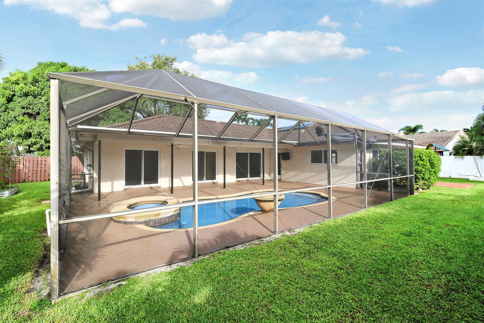 100 SW 15th Court, Boca Raton FL 33486 photo 2