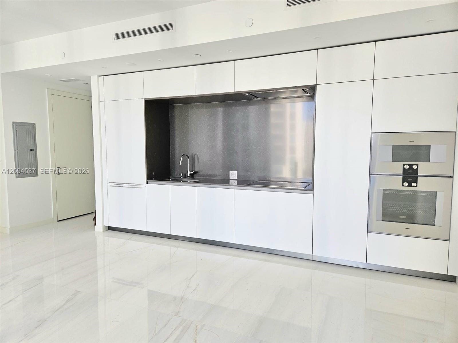 300 Biscayne Boulevard Way # 2208W, Miami FL 33131 photo 3