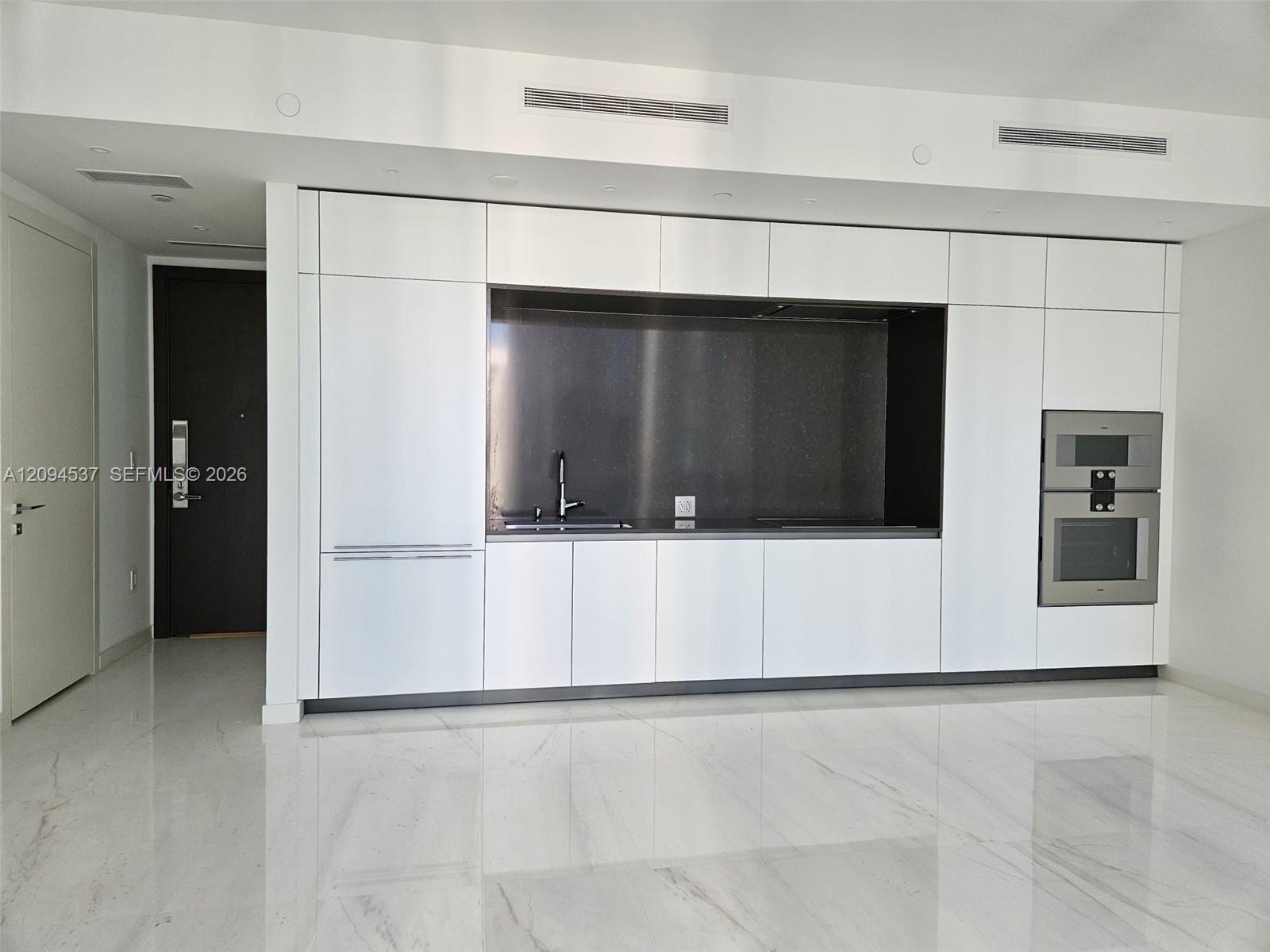 300 Biscayne Boulevard Way # 2208W, Miami FL 33131 photo 5