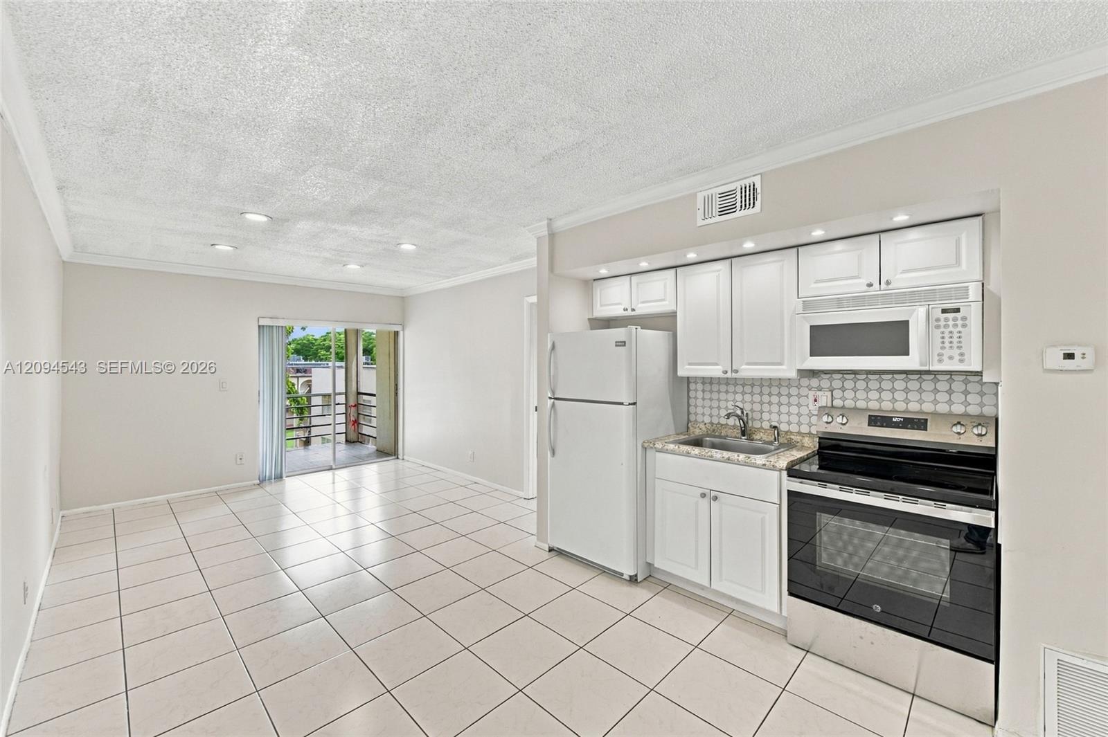 2700 Riverside Dr # B, Coral Springs FL 33065