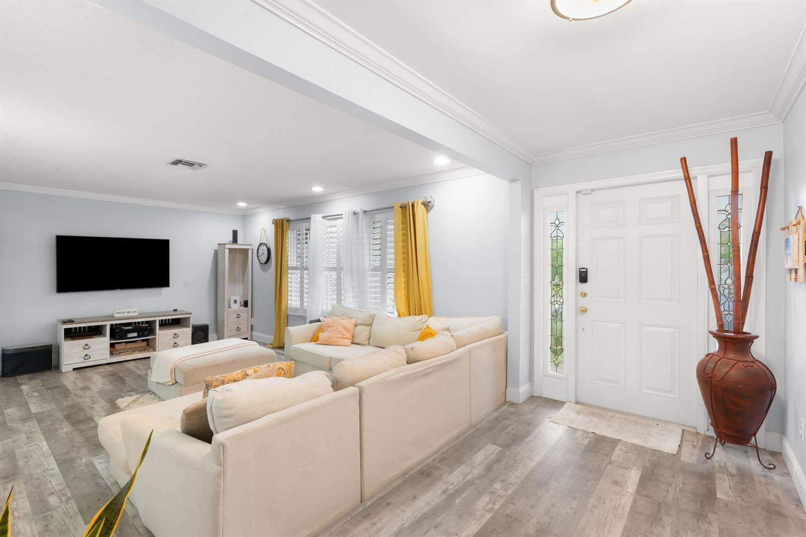 1852 NW 82ND Avenue, Coral Springs FL 33071 photo 4
