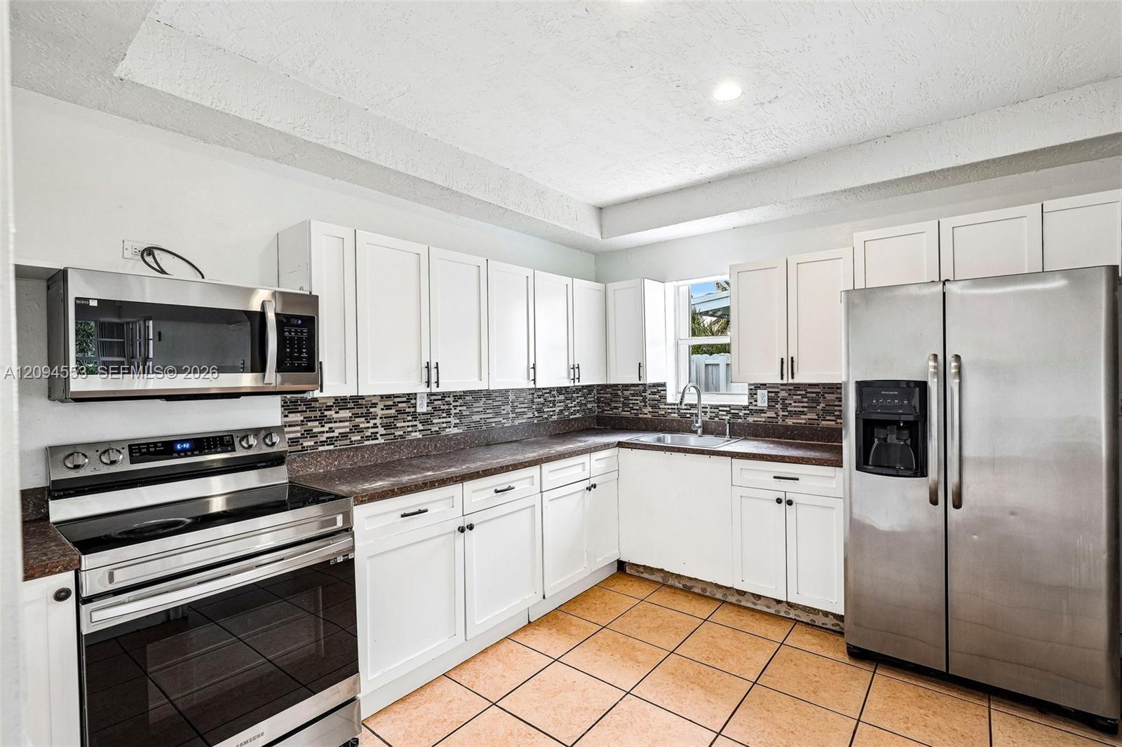 571 NE 172nd St, North Miami Beach FL 33162 photo 3