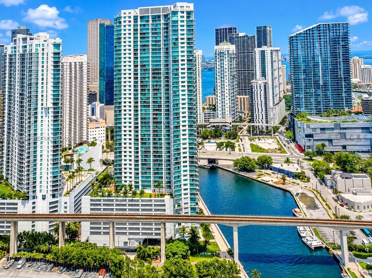 92 SW 3rd St # 1603, Miami FL 33130 photo 2