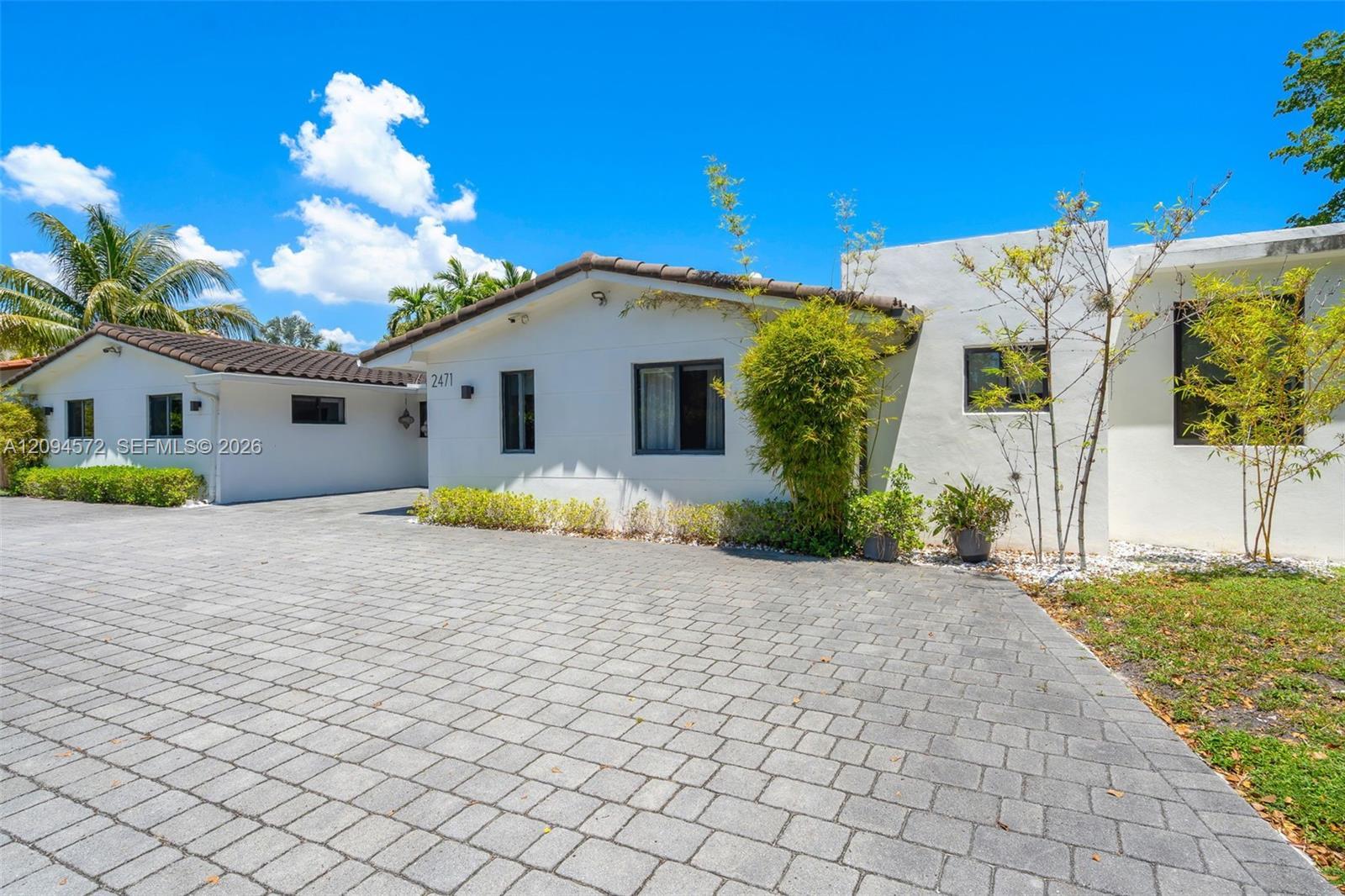 2471 NE 201st St, Miami FL 33180 photo 4