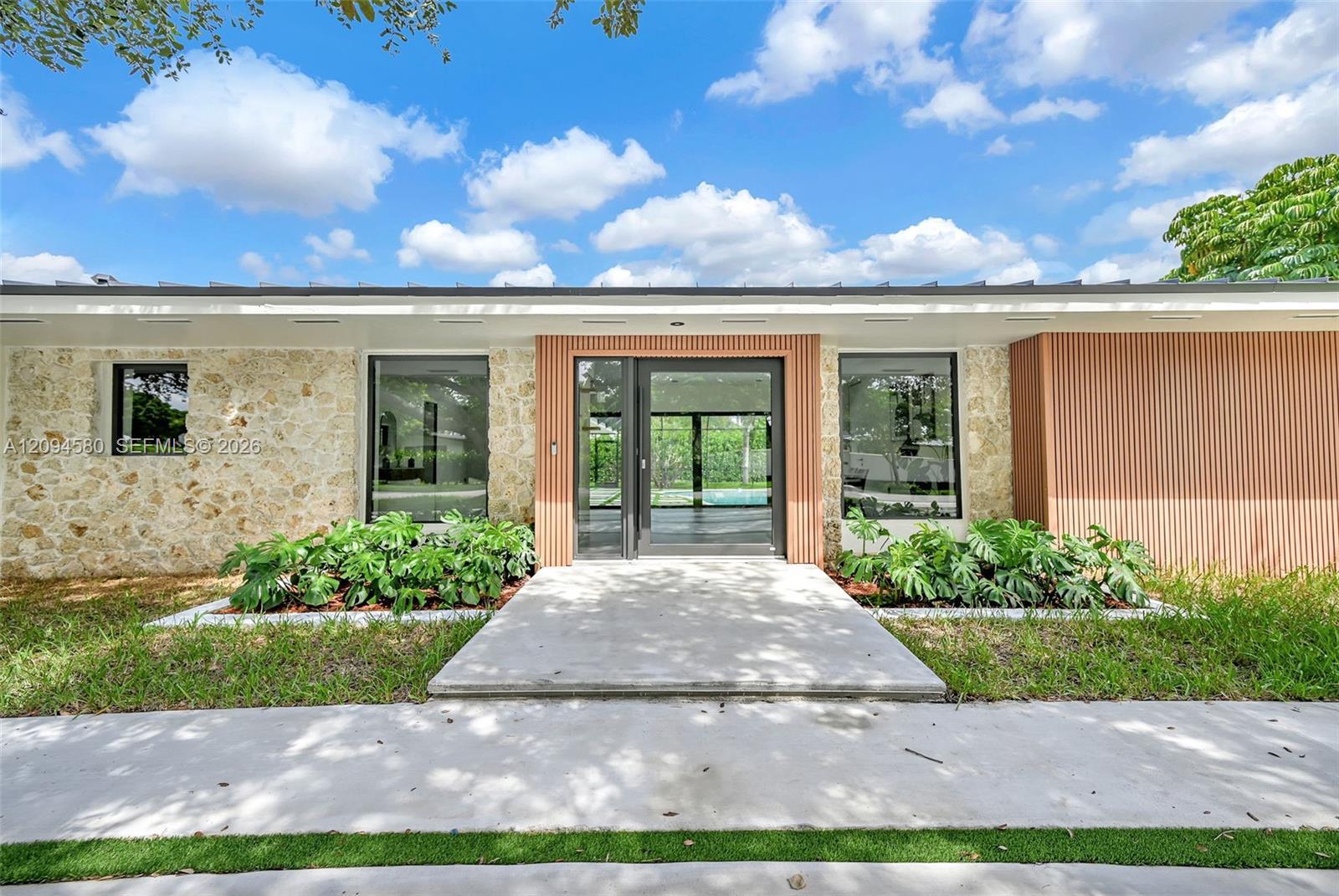 15471 SW 83rd Ave, Palmetto Bay FL 33157 photo 2