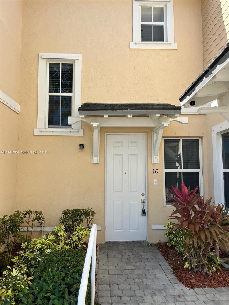 142 SE 28th Ter # 10, Homestead FL 33033