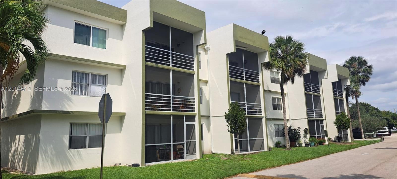 4255 N University Dr # 212, Sunrise FL 33351 photo 2