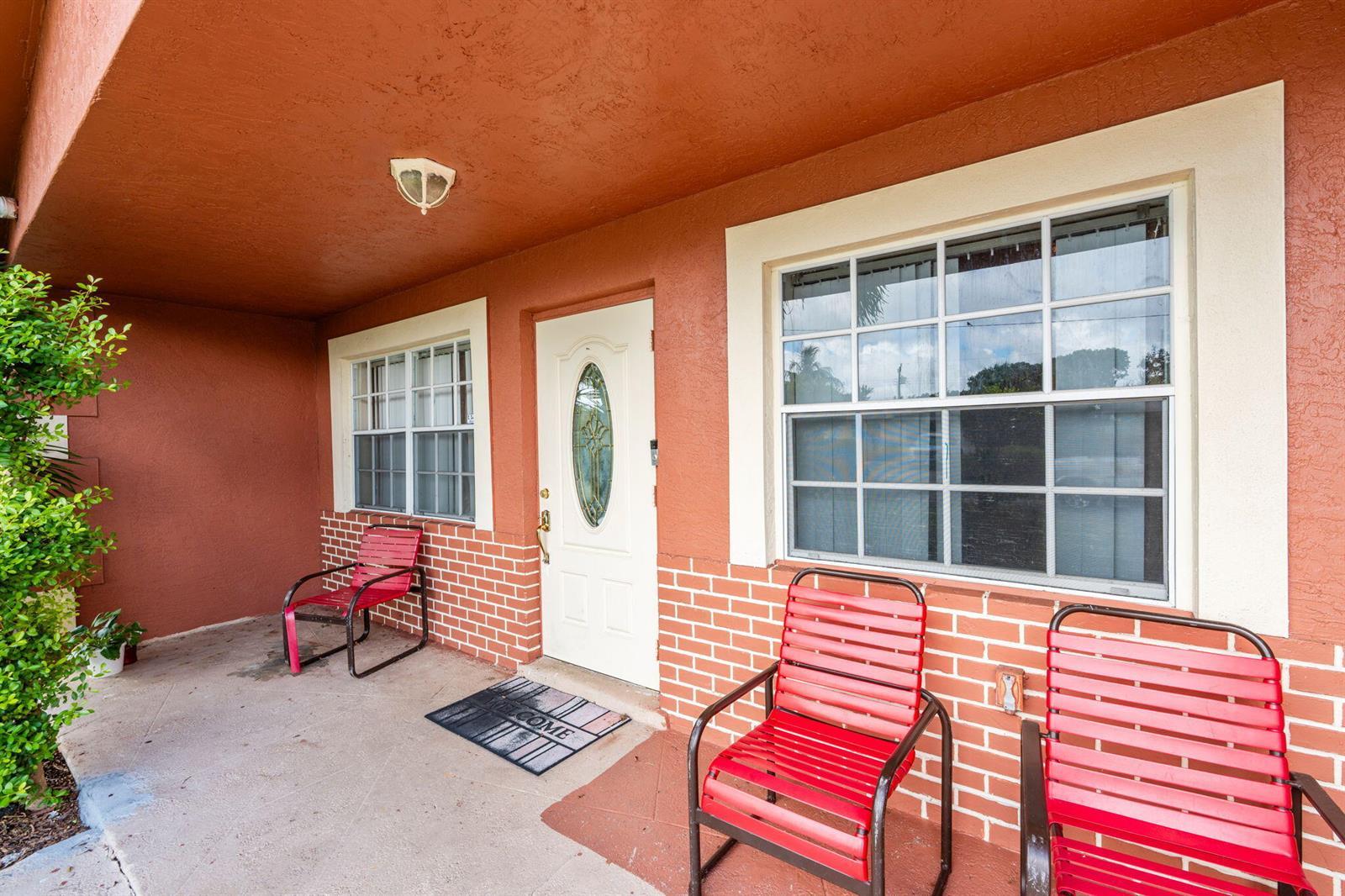 524 NW 9th Avenue, Boynton Beach FL 33435 photo 2