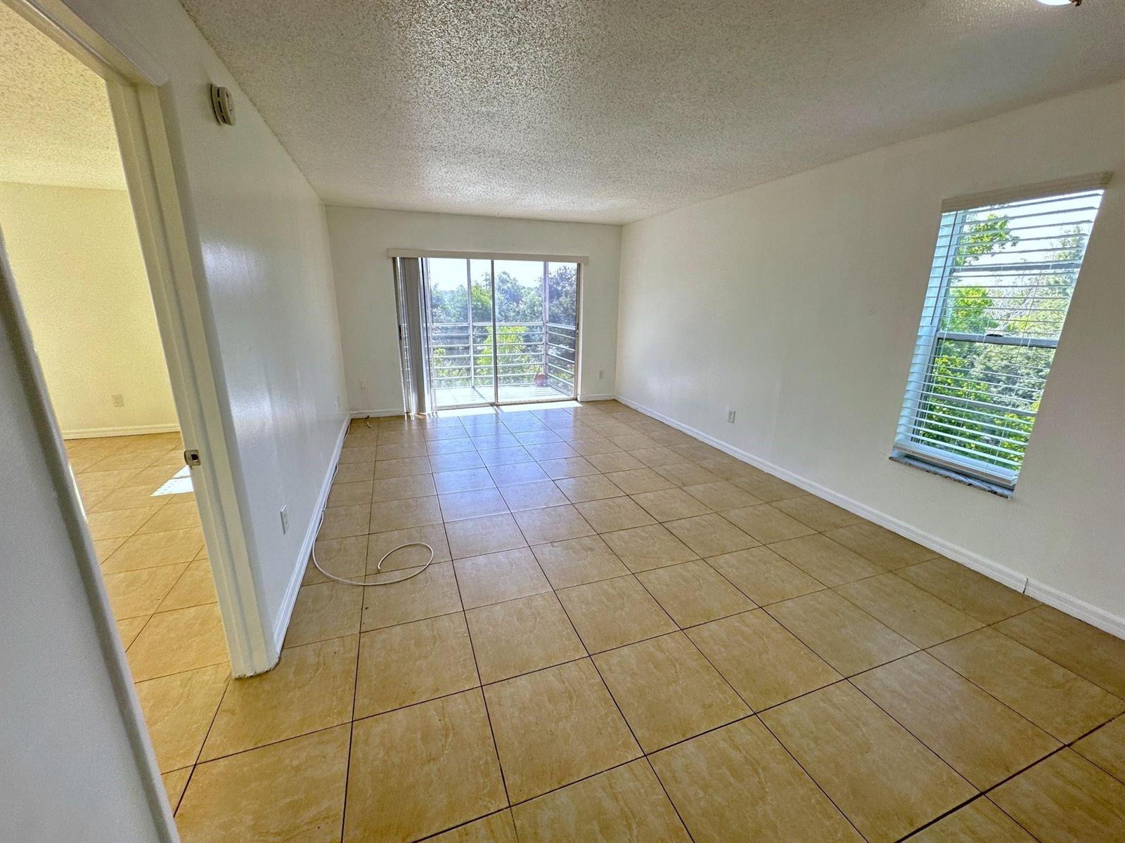 2800 NW 56TH Avenue # E407, Lauderhill FL 33313