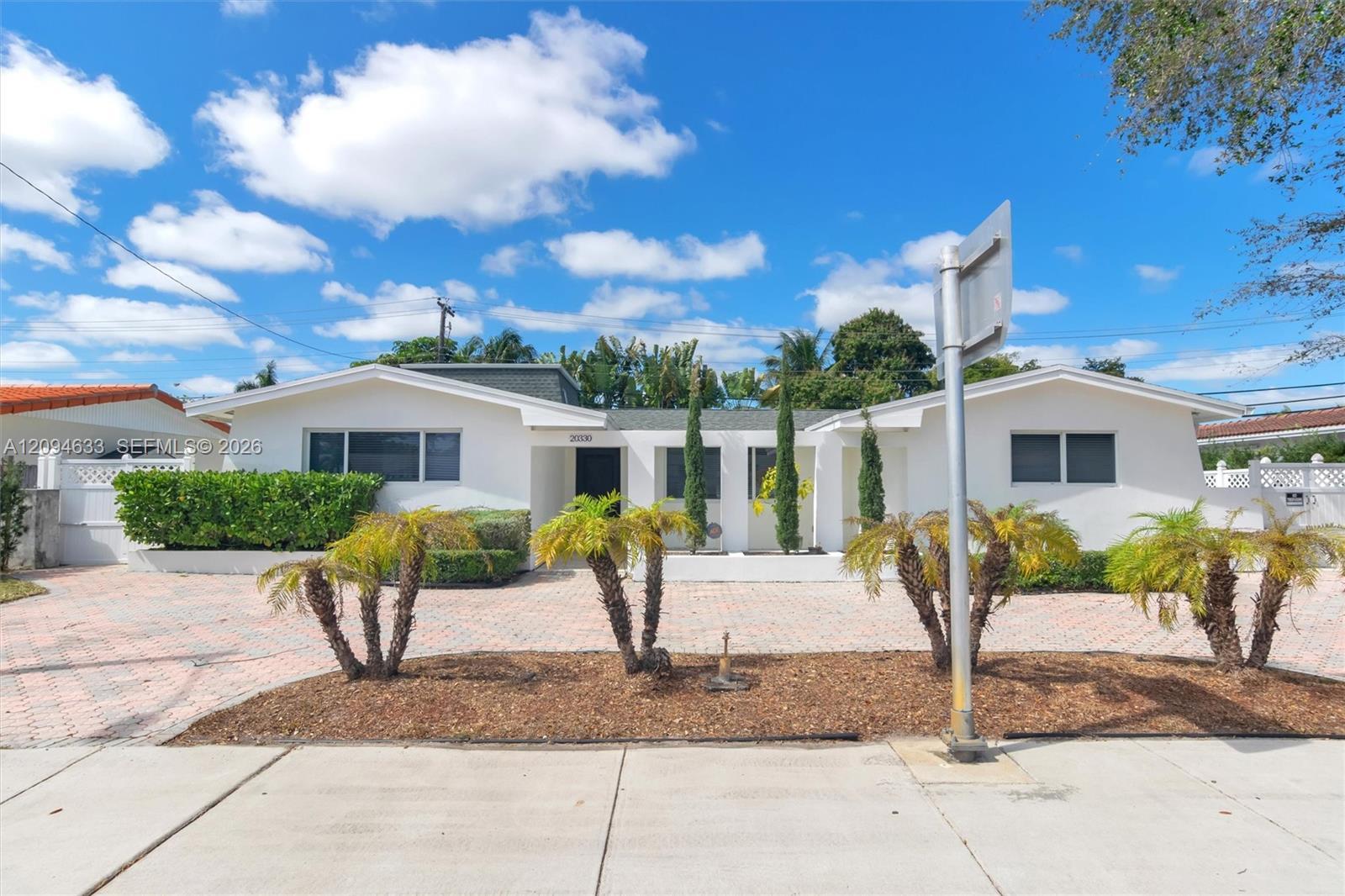 20330 Highland Lakes Blvd, Miami FL 33179 photo 5
