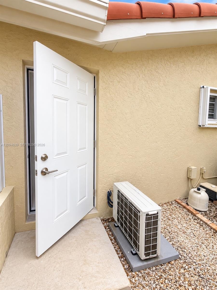 13221 SW 2nd St, Miami FL 33184 photo 2
