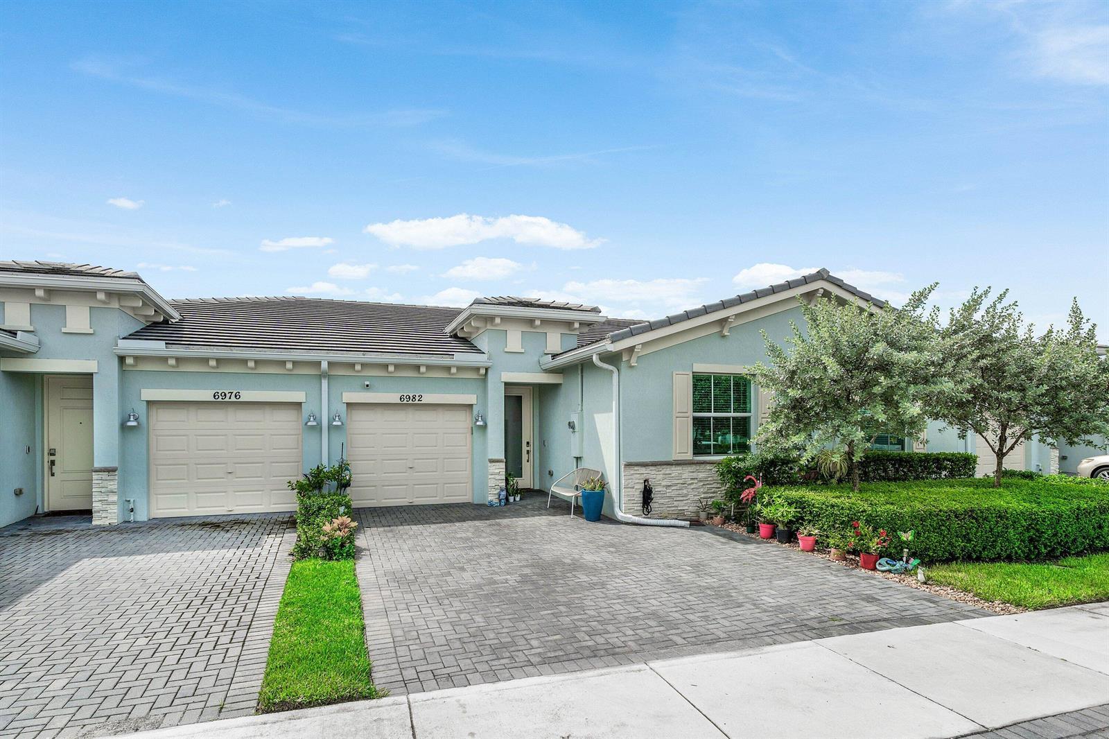 6982 Peters Lane, Delray Beach FL 33446 photo 2