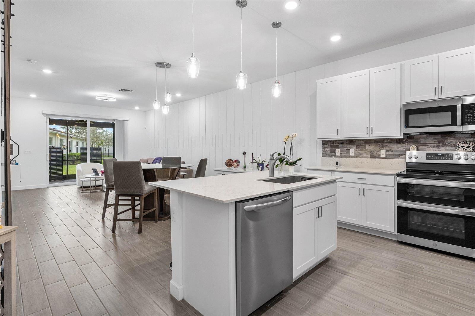 6982 Peters Lane, Delray Beach FL 33446 photo 4