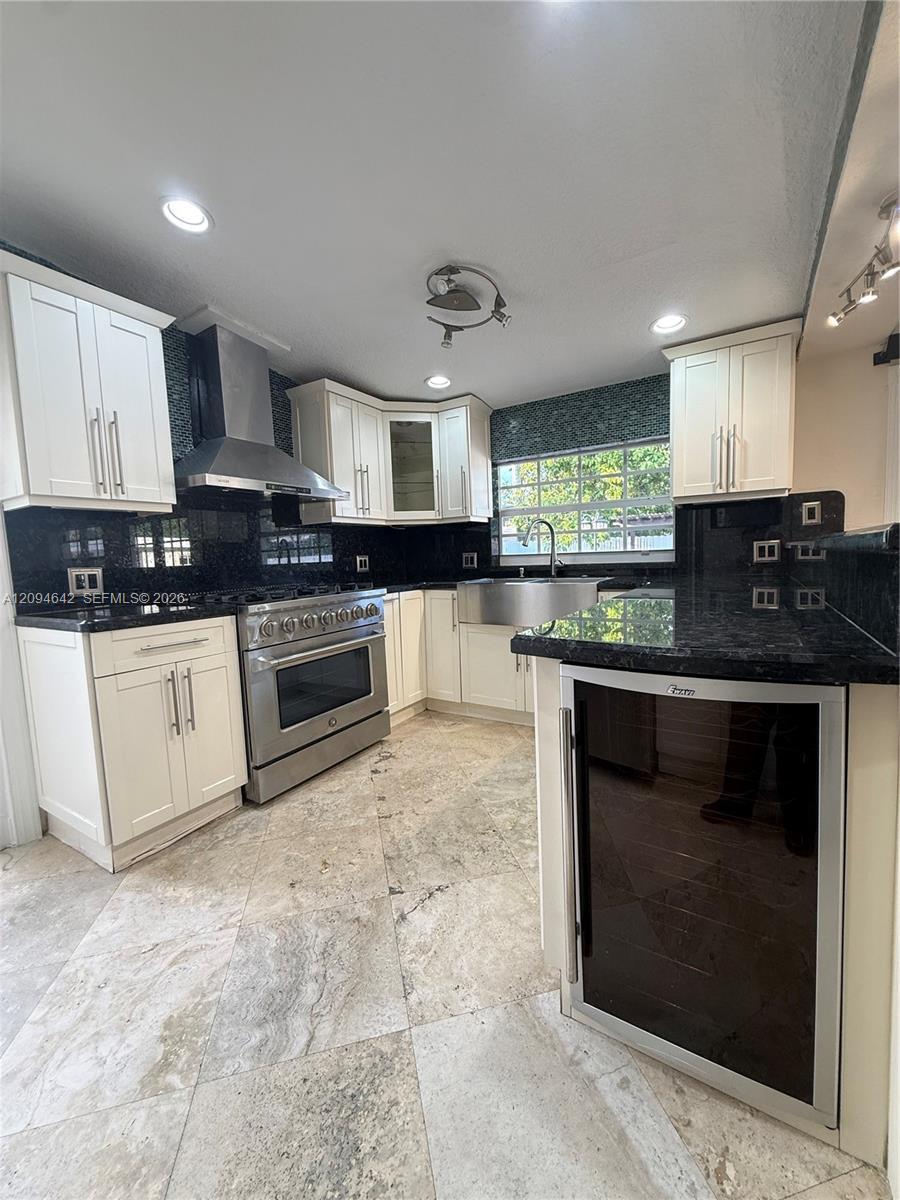 3889 NW 5th St, Miami FL 33126 photo 4
