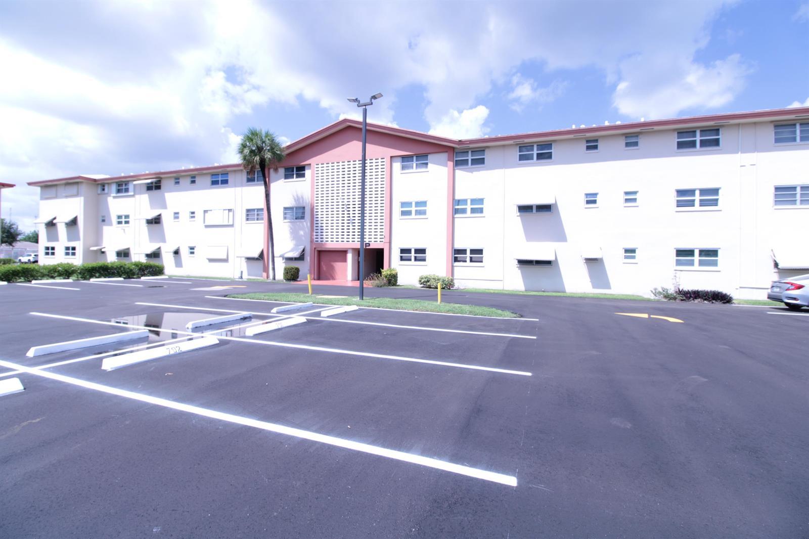 5300 WASHINGTON Street # P236, Hollywood FL 33021
