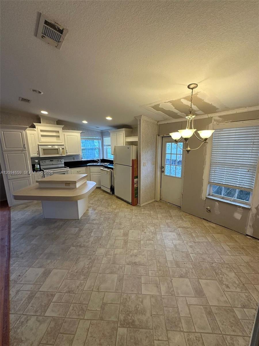 21631 NW 8th Ct # H, Pembroke Pines FL 33029 photo 3