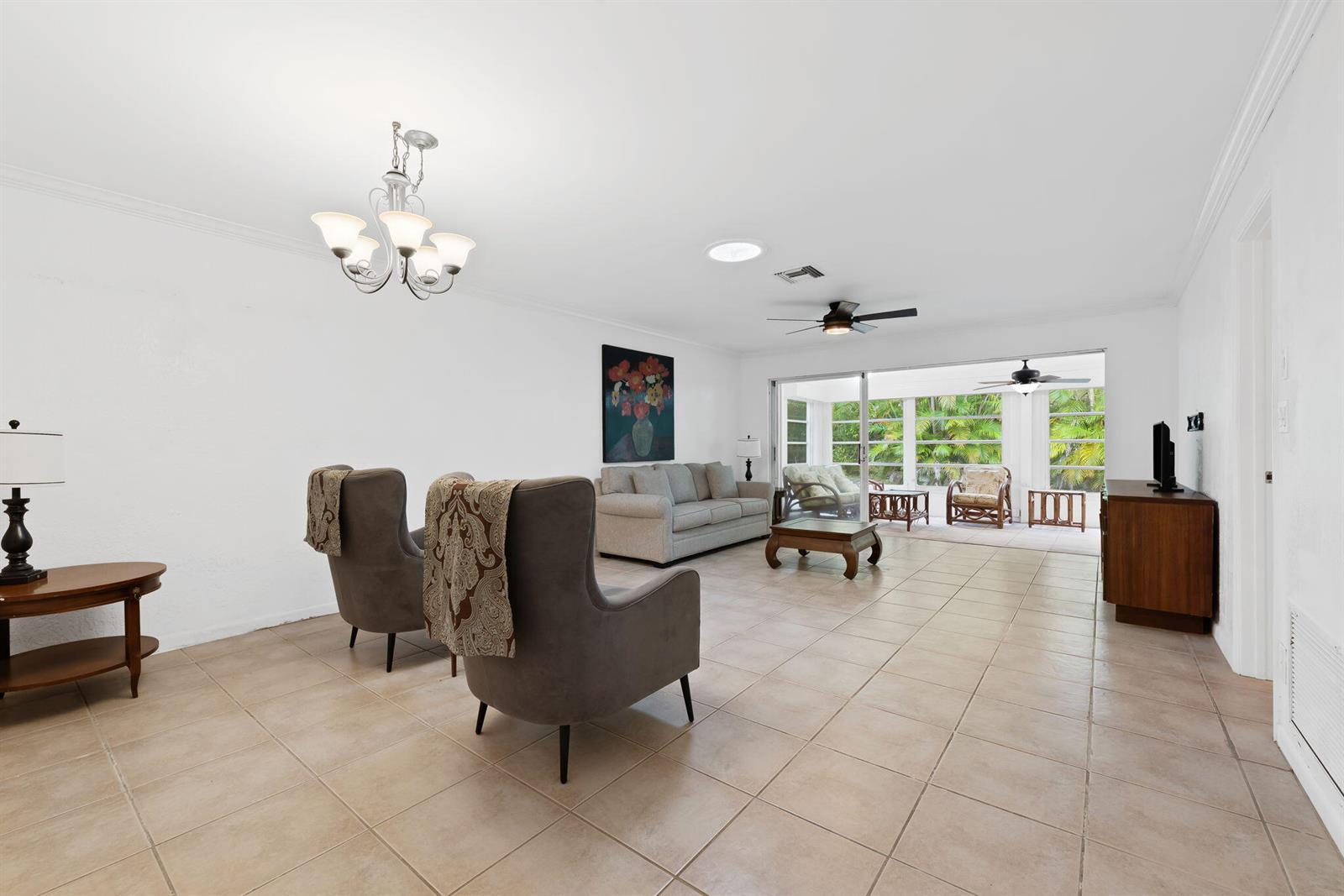 143 SE 7th Street, Deerfield Beach FL 33441 photo 3