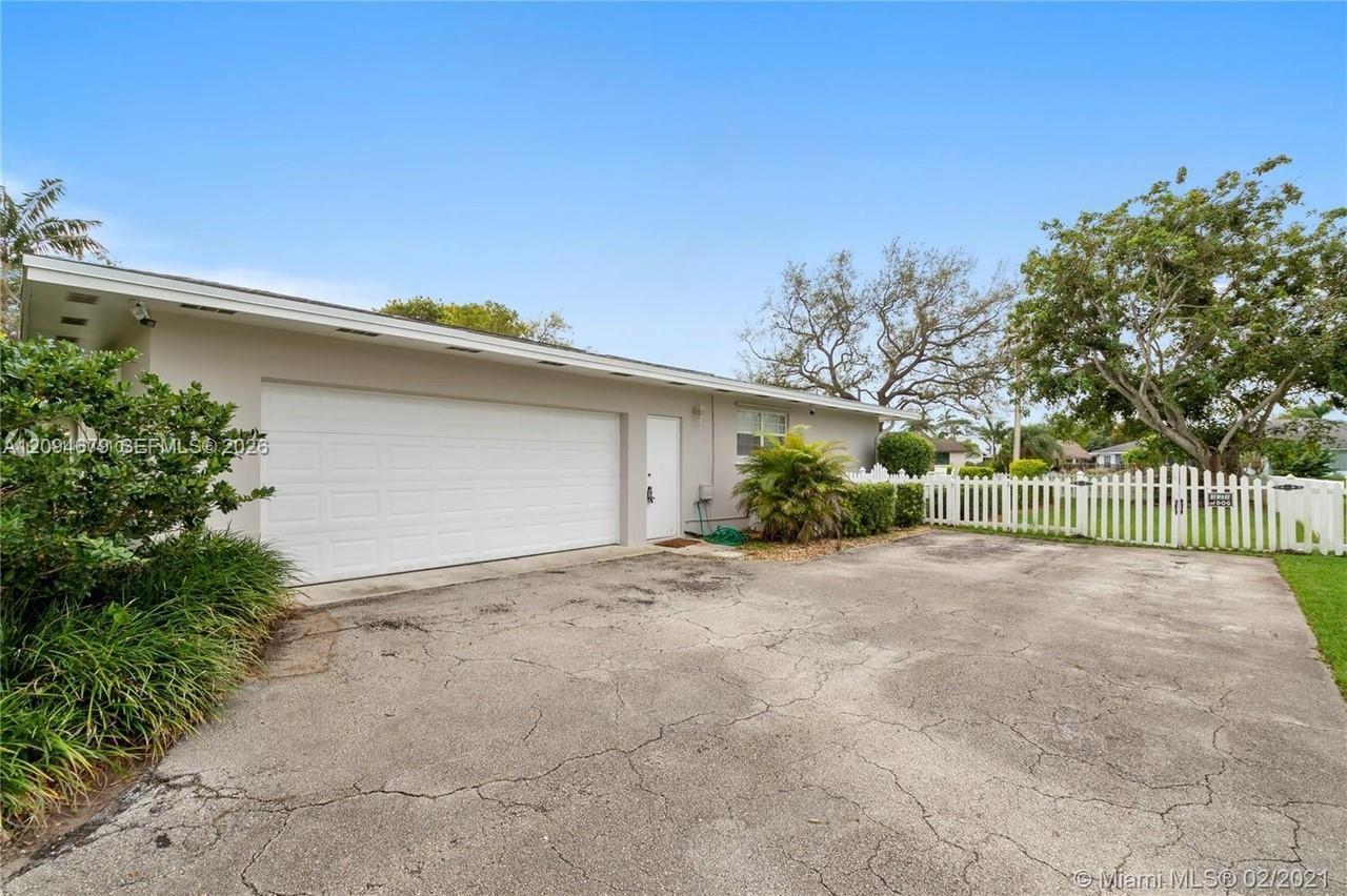 16220 SW 88th Ave Rd, Palmetto Bay FL 33157 photo 2
