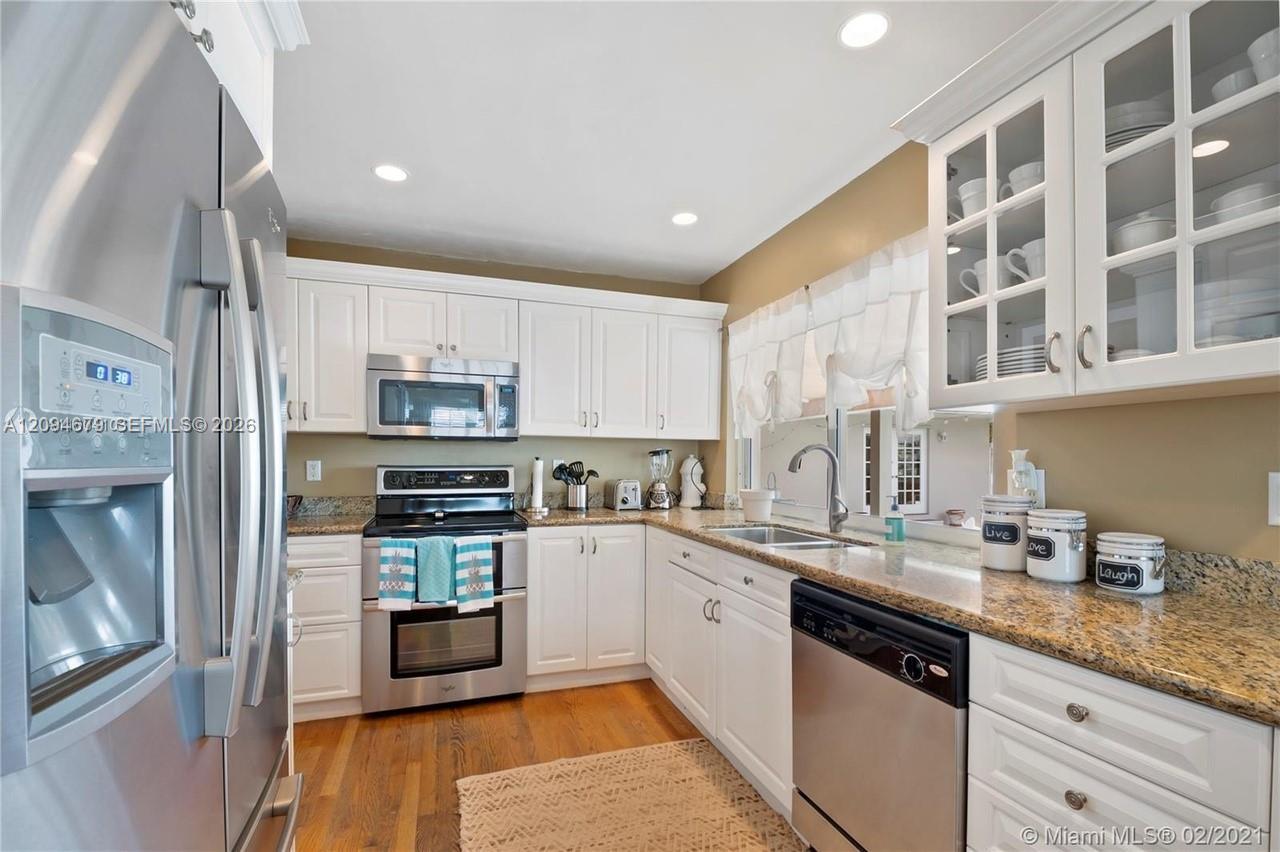 16220 SW 88th Ave Rd, Palmetto Bay FL 33157 photo 4