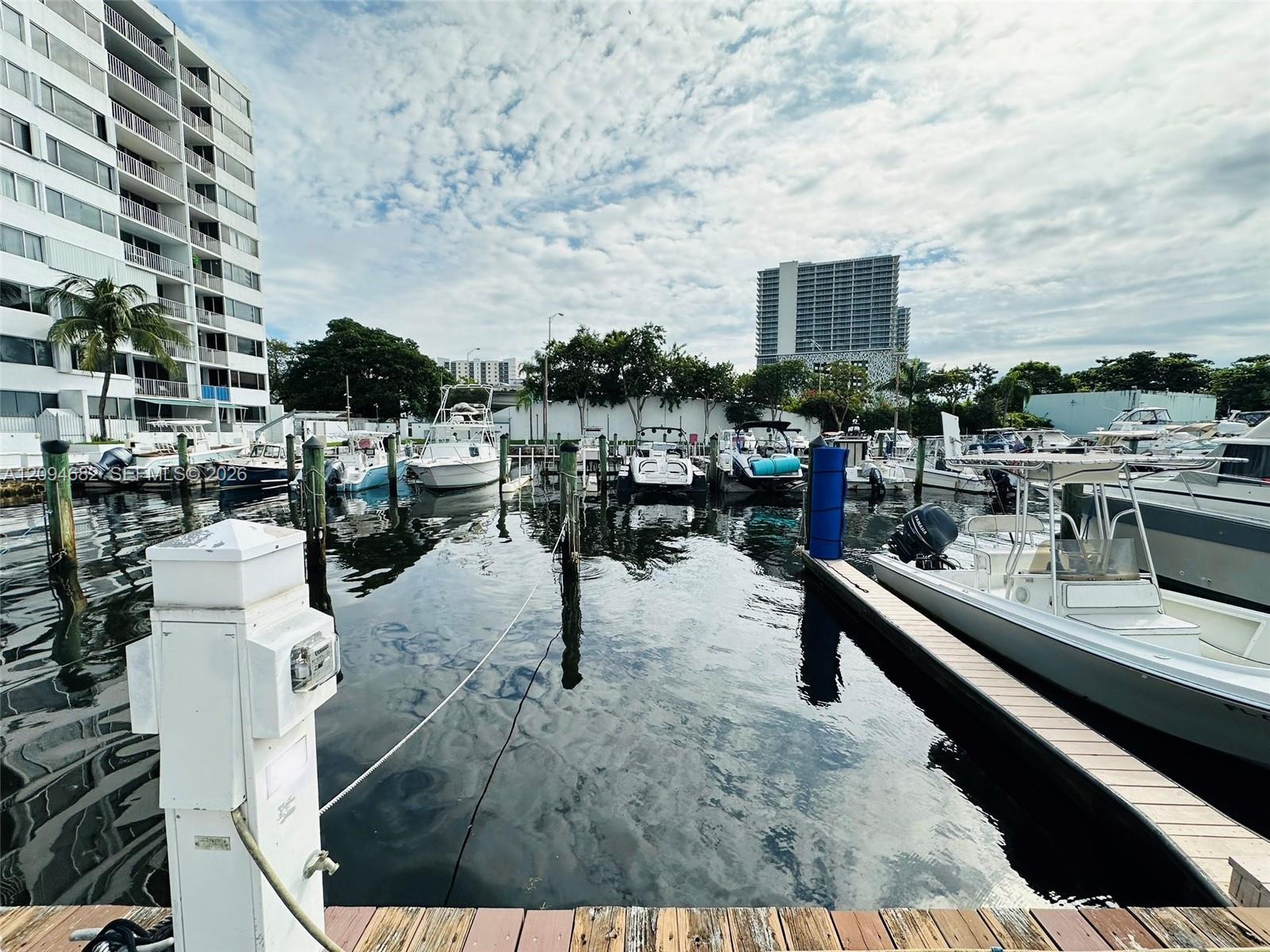 1700 NW N River Dr, Miami FL 33125 photo 4