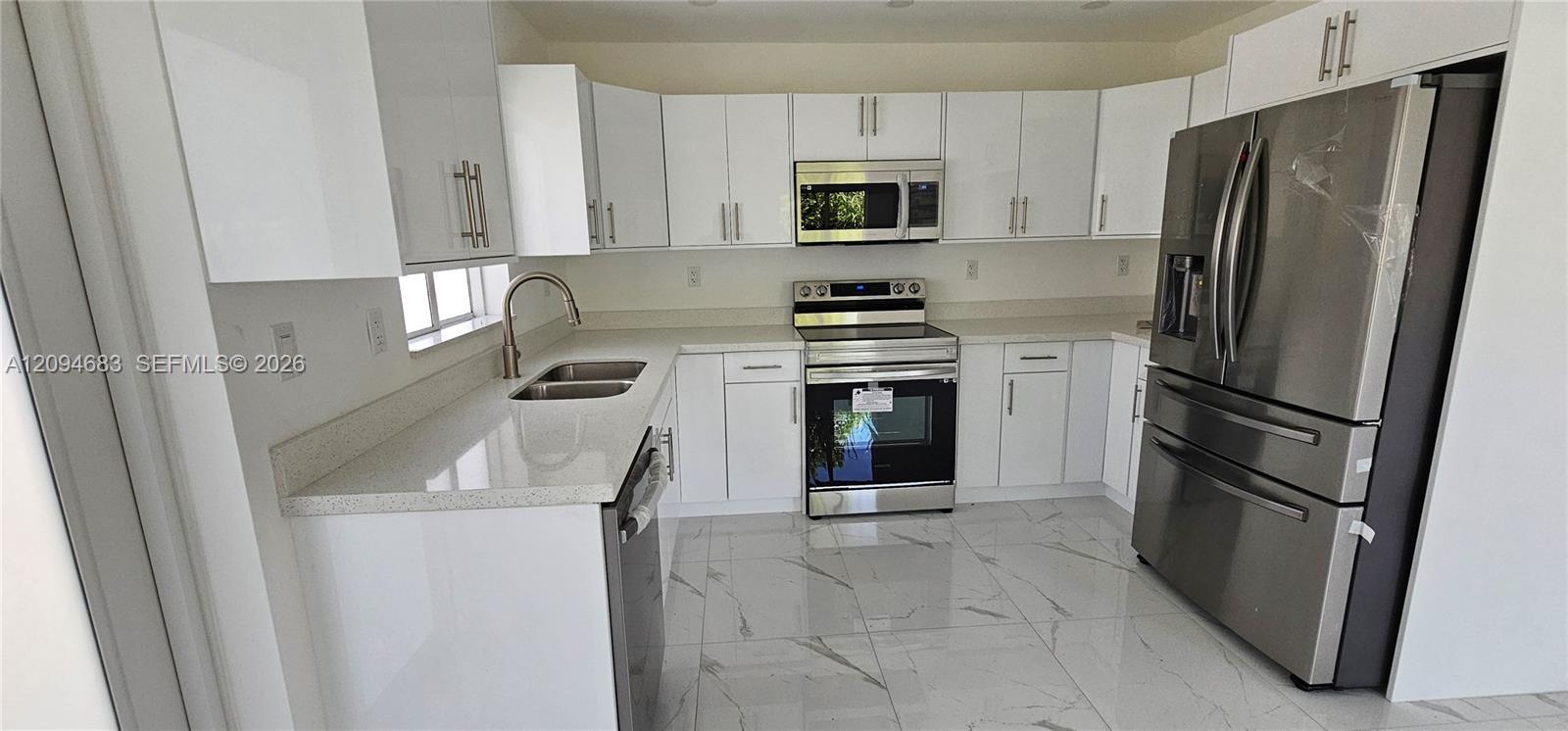 231 & 233 NW 3rd Ave # 2333, Florida City FL 33034 photo 3