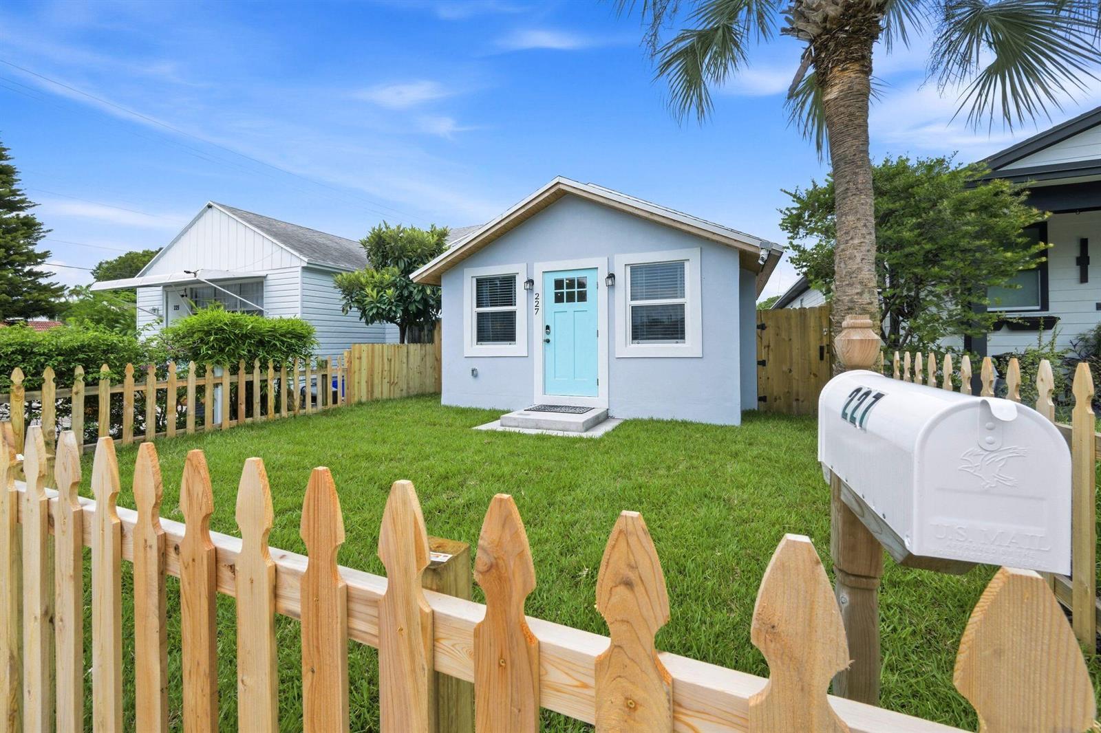 227 S E Street, FL 33460 photo 2