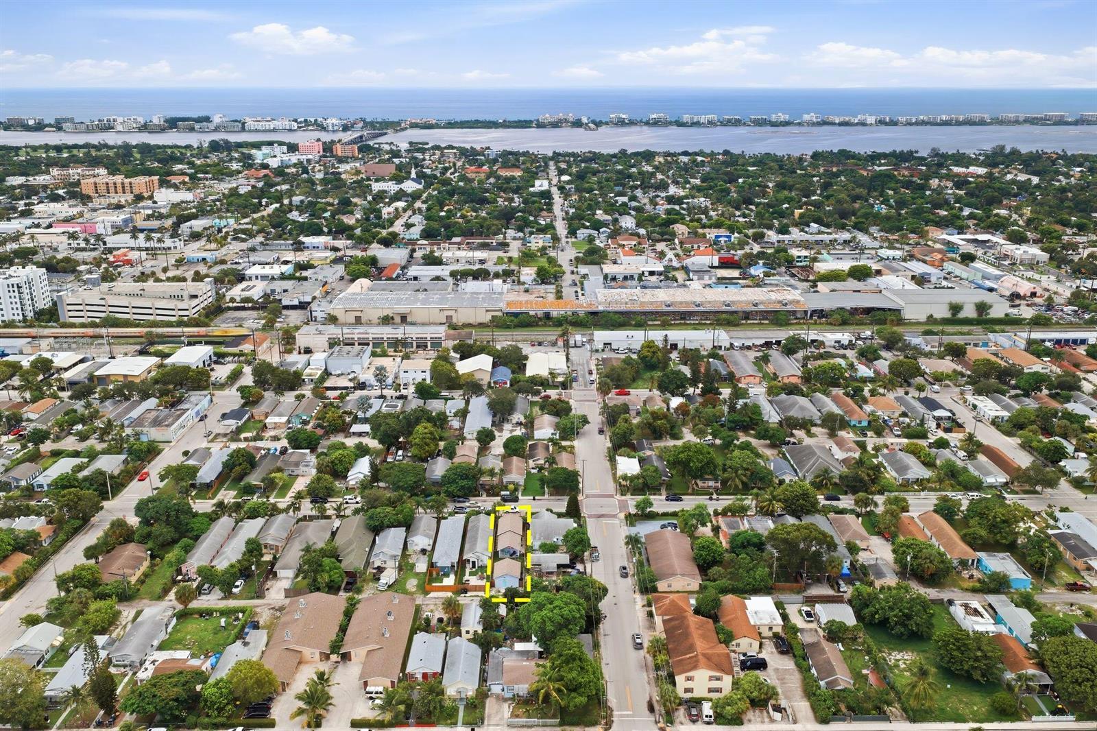 227 S E Street, FL 33460 photo 4