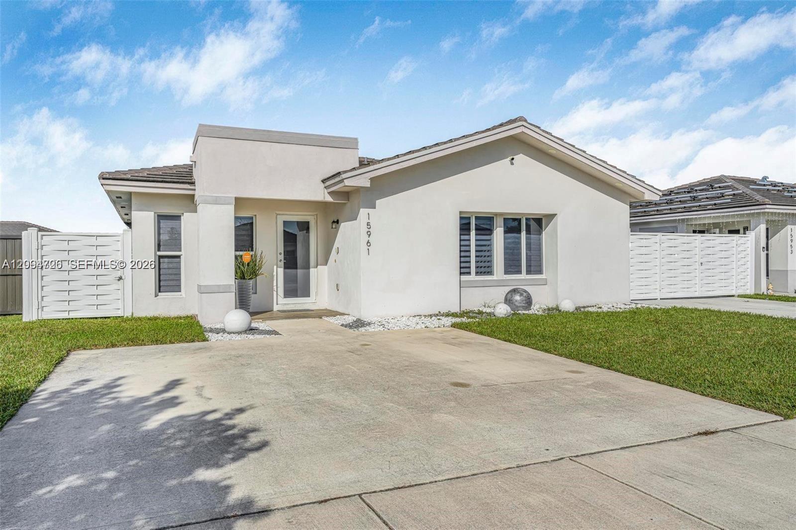 15961 SW 307th Ter, Homestead FL 33033 photo 2