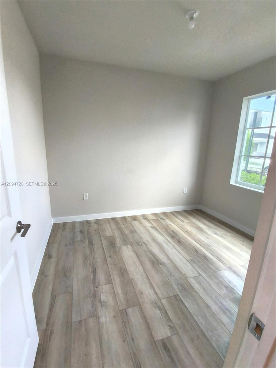1085 NW 4th Ter, Florida City FL 33034 photo 5