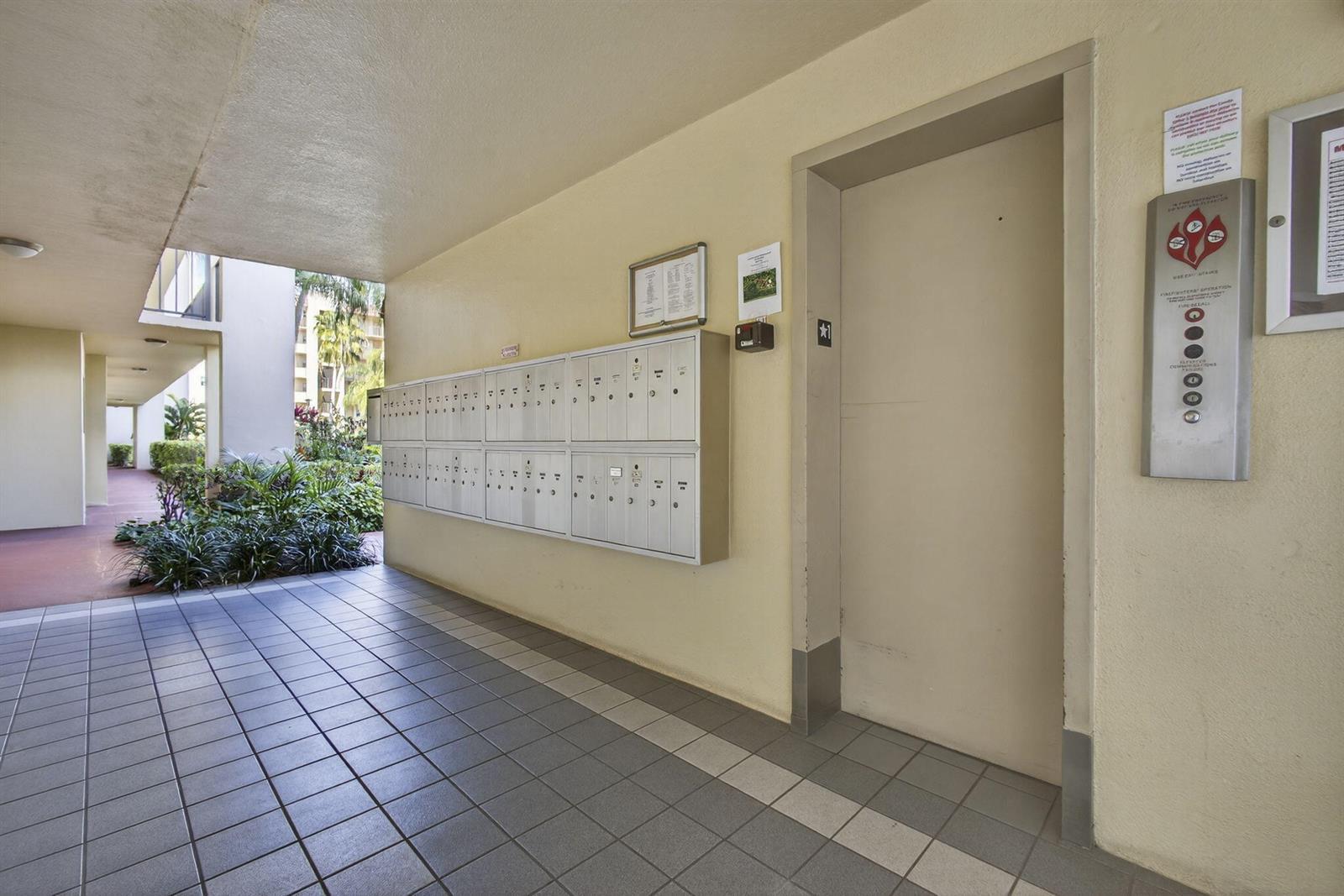 3590 Via Poinciana # 202, Lake Worth FL 33467 photo 4