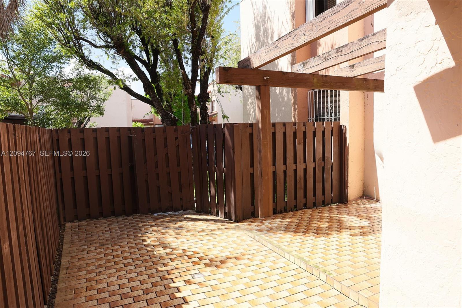 445 W Park Dr # 4, Miami FL 33172 photo 4