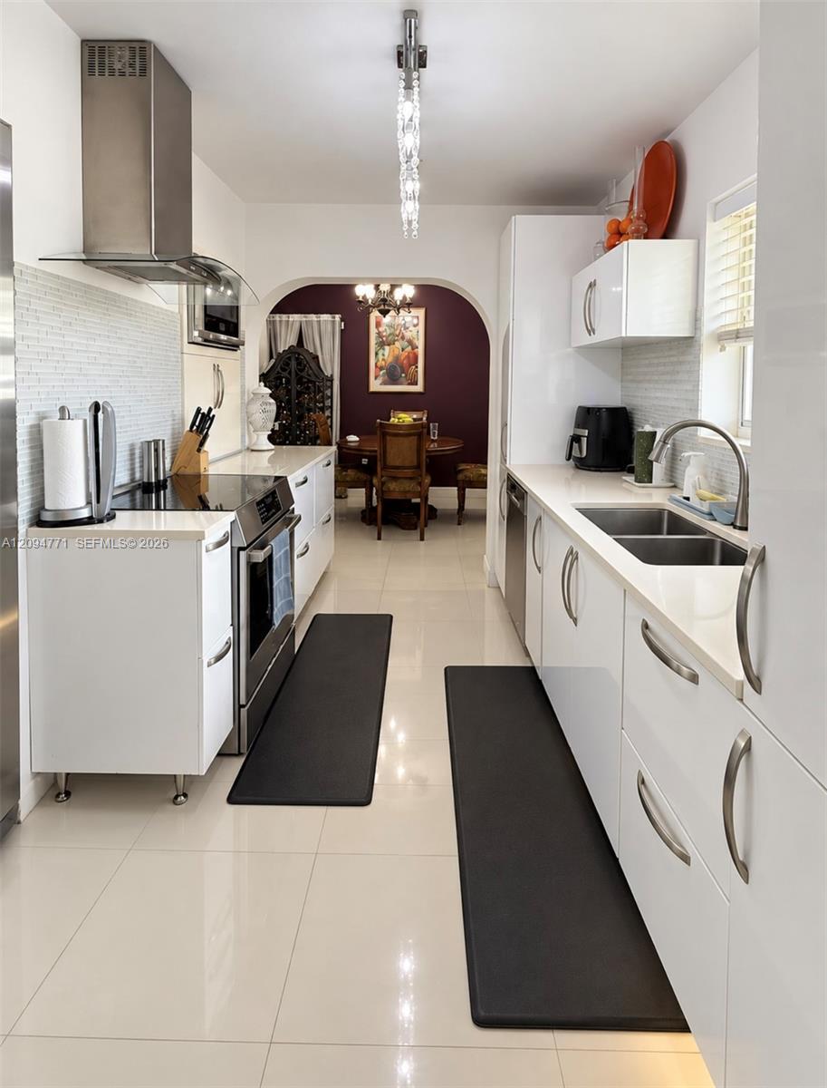 2080 Keystone Blvd, North Miami FL 33181 photo 3