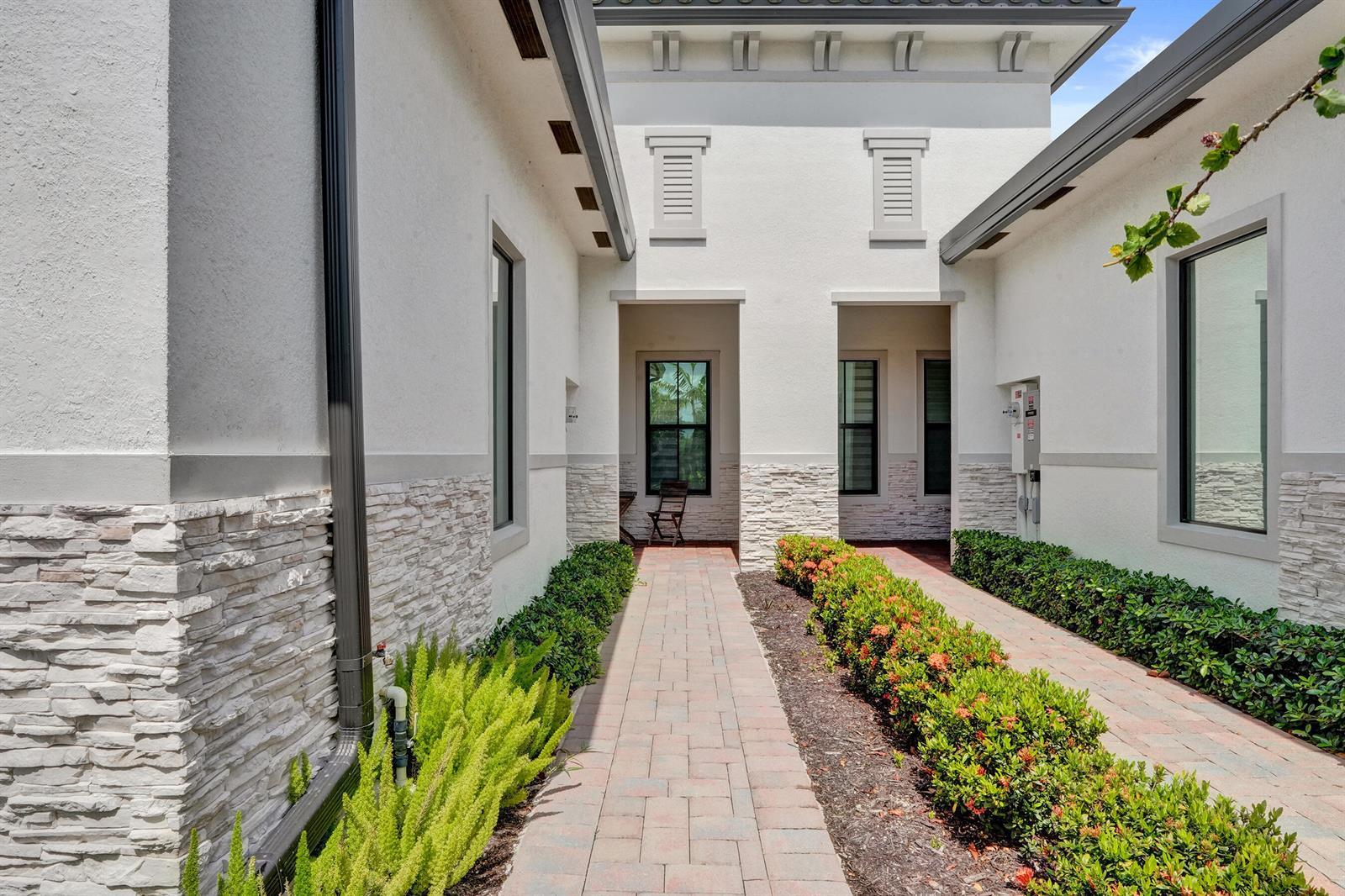 8336 W BLUE SPRING Drive, Parkland FL 33067 photo 3