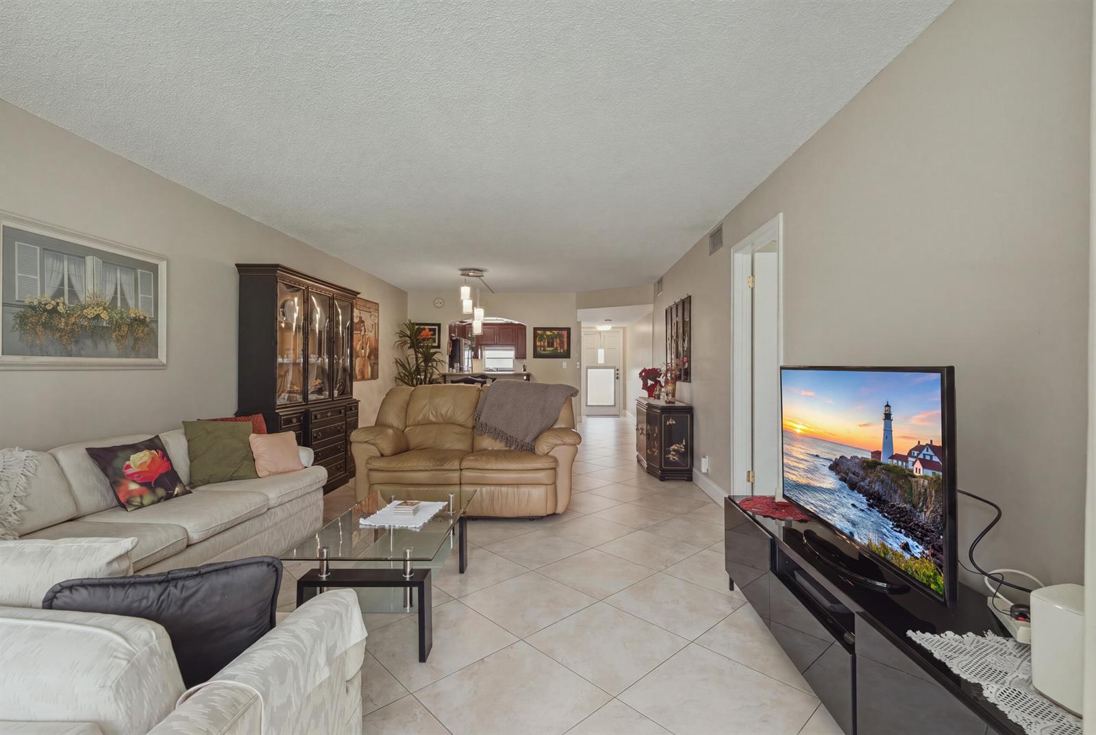 811 S Hollybrook Drive # 202, Pembroke Pines FL 33025 photo 2