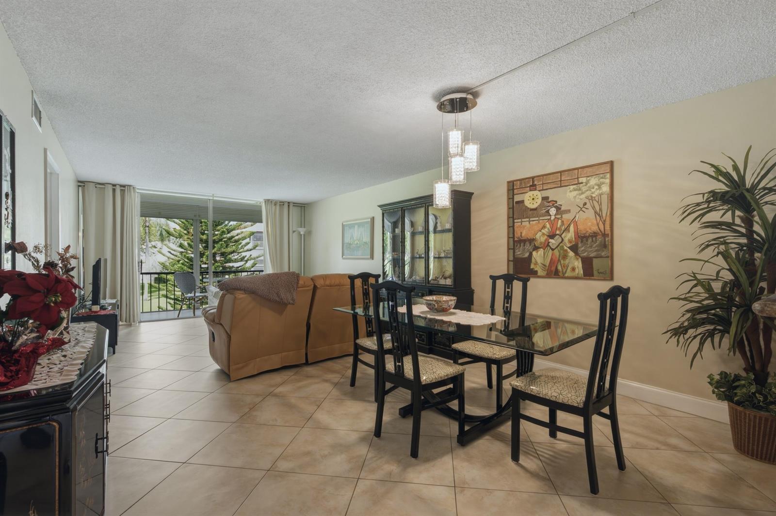 811 S Hollybrook Drive # 202, Pembroke Pines FL 33025 photo 3