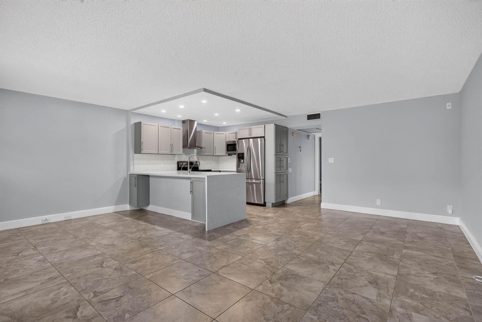 1804 ELEUTHERA Point # J1, Coconut Creek FL 33066 photo 2