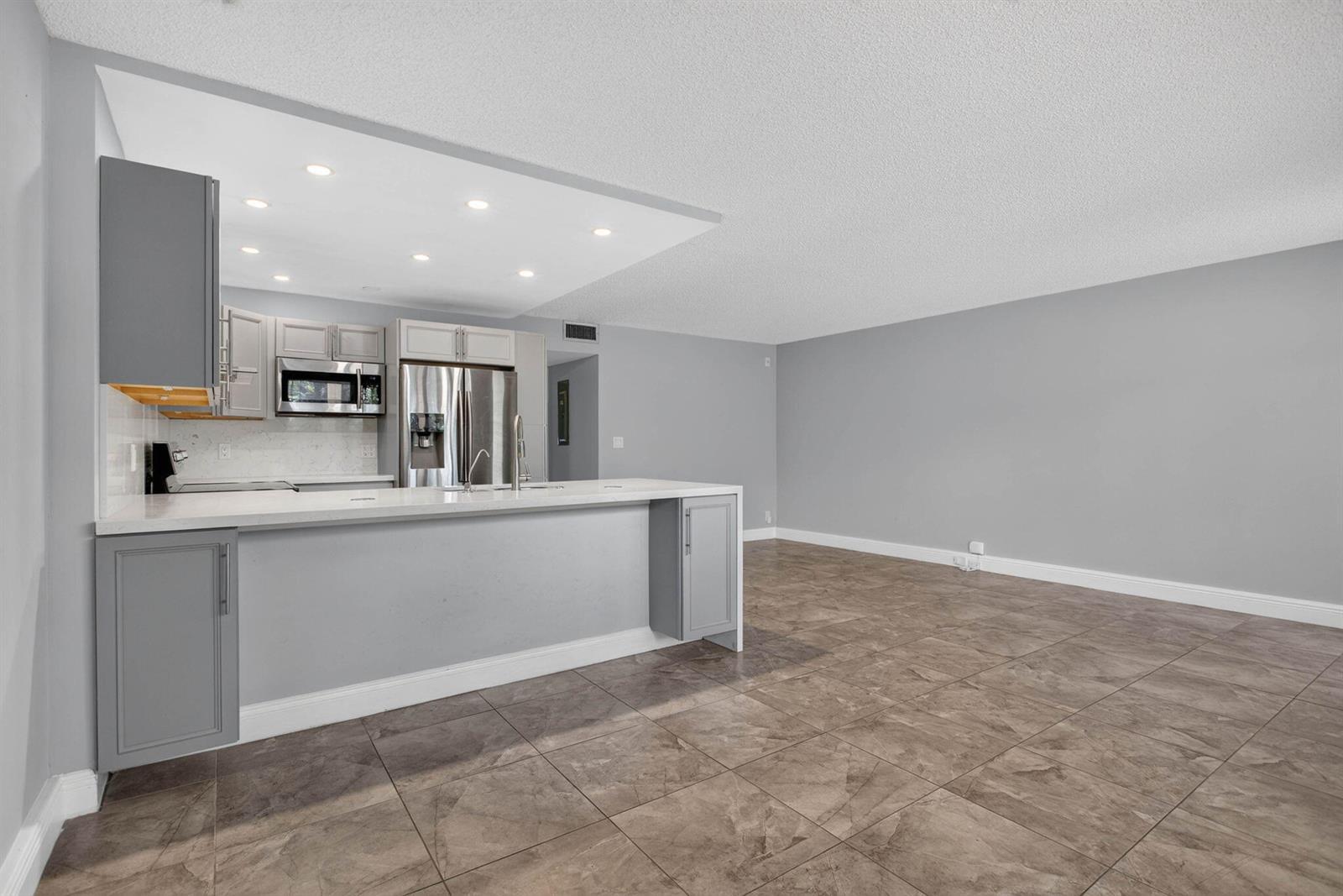 1804 ELEUTHERA Point # J1, Coconut Creek FL 33066 photo 3