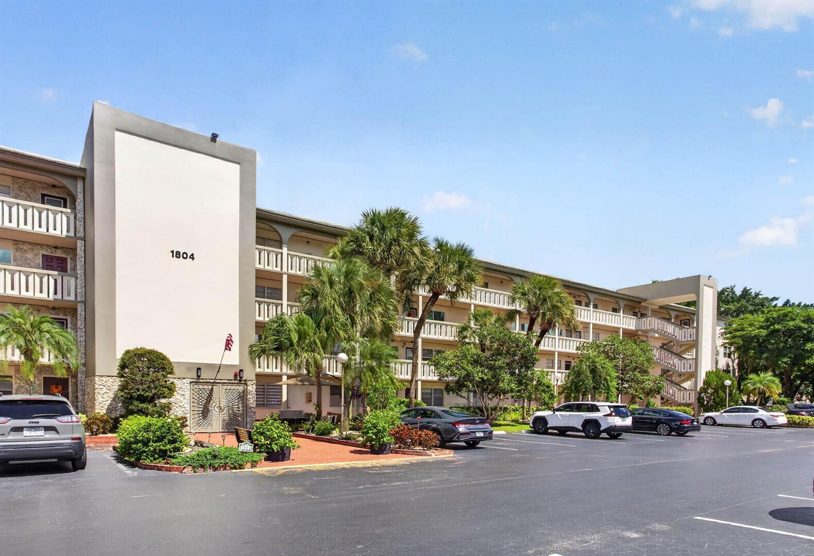 1804 ELEUTHERA Point # J1, Coconut Creek FL 33066