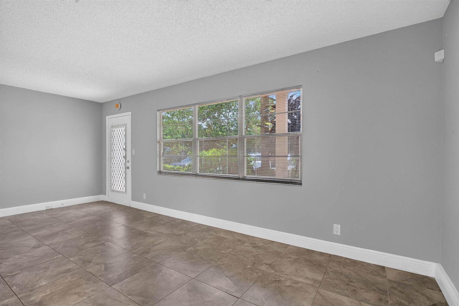 1804 ELEUTHERA Point # J1, Coconut Creek FL 33066 photo 4