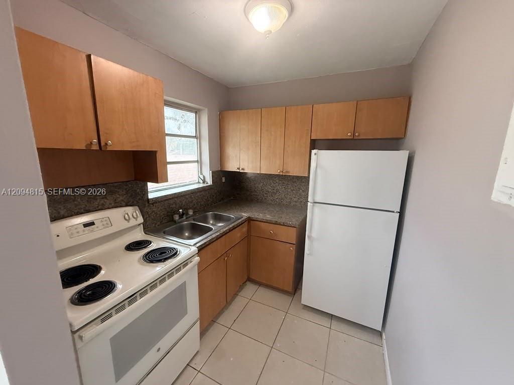 3130 NW 21st Ct # 10, Miami FL 33142 photo 2