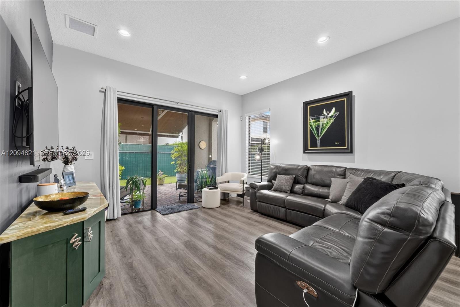 3226 W 97th St, Hialeah FL 33018 photo 4