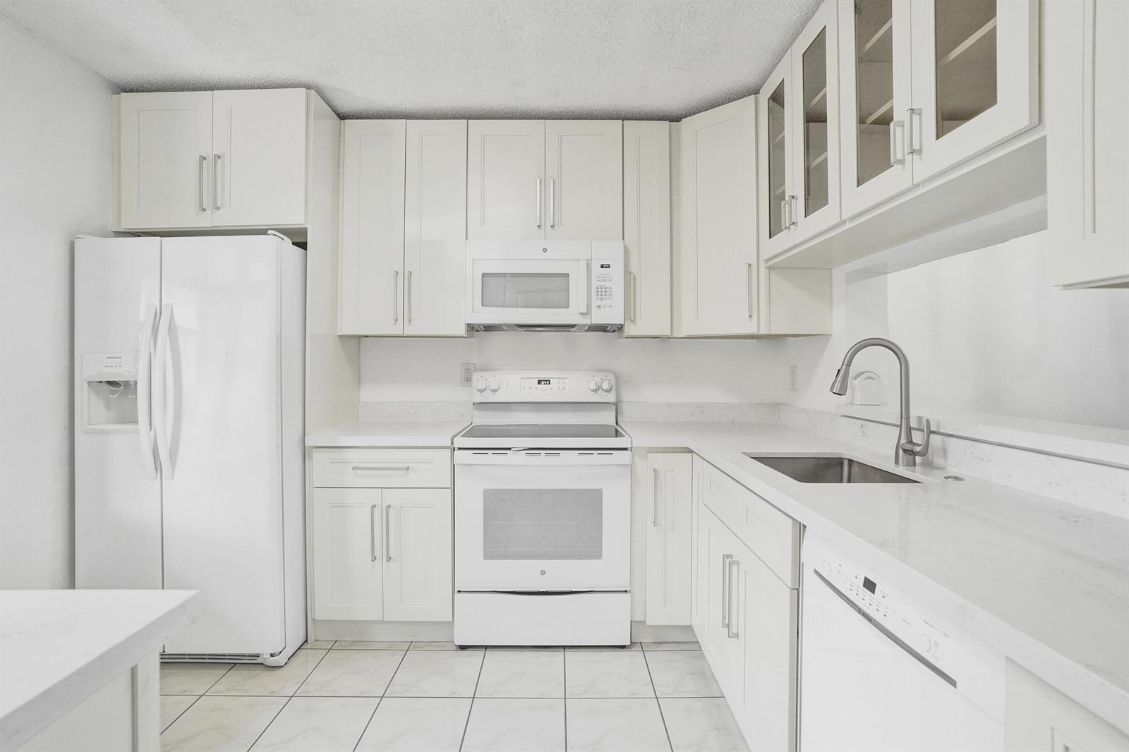 3081 HOLIDAY SPRINGS Boulevard # 6, Margate FL 33063 photo 4