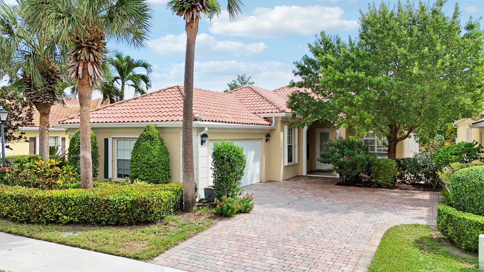 4718 Dovehill Drive, Palm Beach Gardens FL 33418