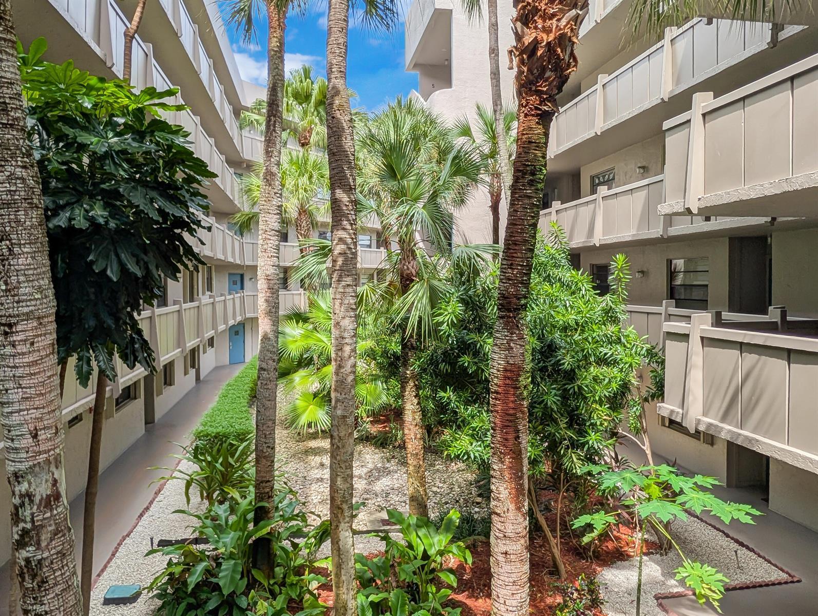 900 Colony Point Circle # 205, Pembroke Pines FL 33026 photo 3