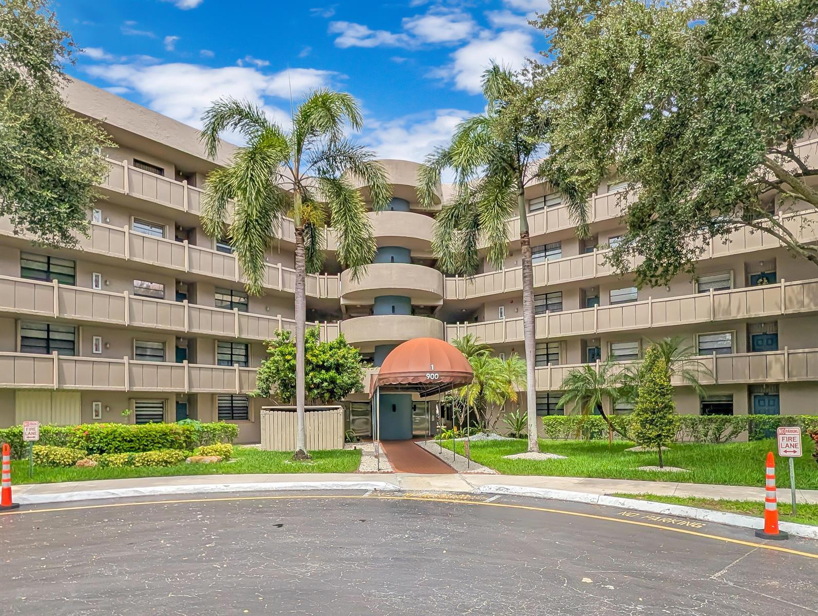 900 Colony Point Circle # 205, Pembroke Pines FL 33026
