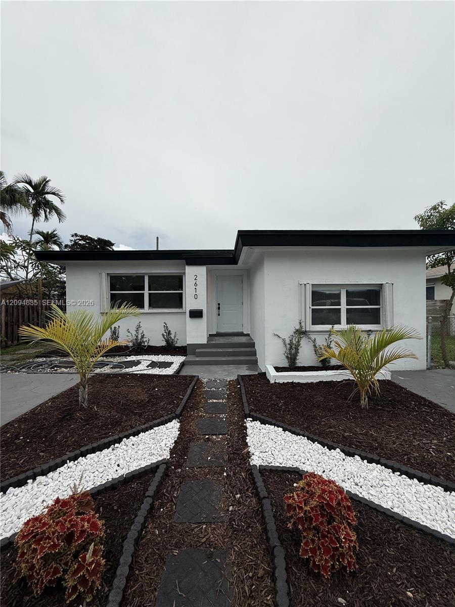 2610 Pierce St, Hollywood FL 33020 photo 2