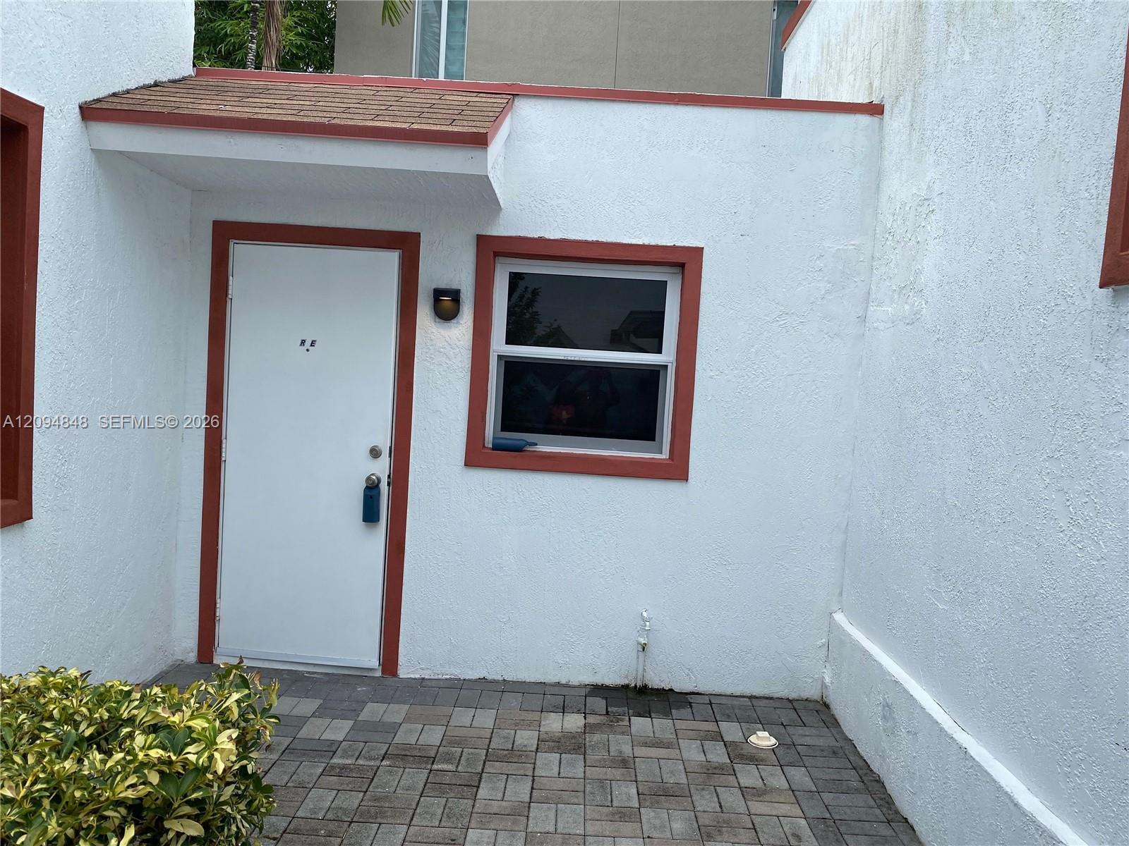 905 SE 2nd Ct, Fort Lauderdale FL 33301 photo 2